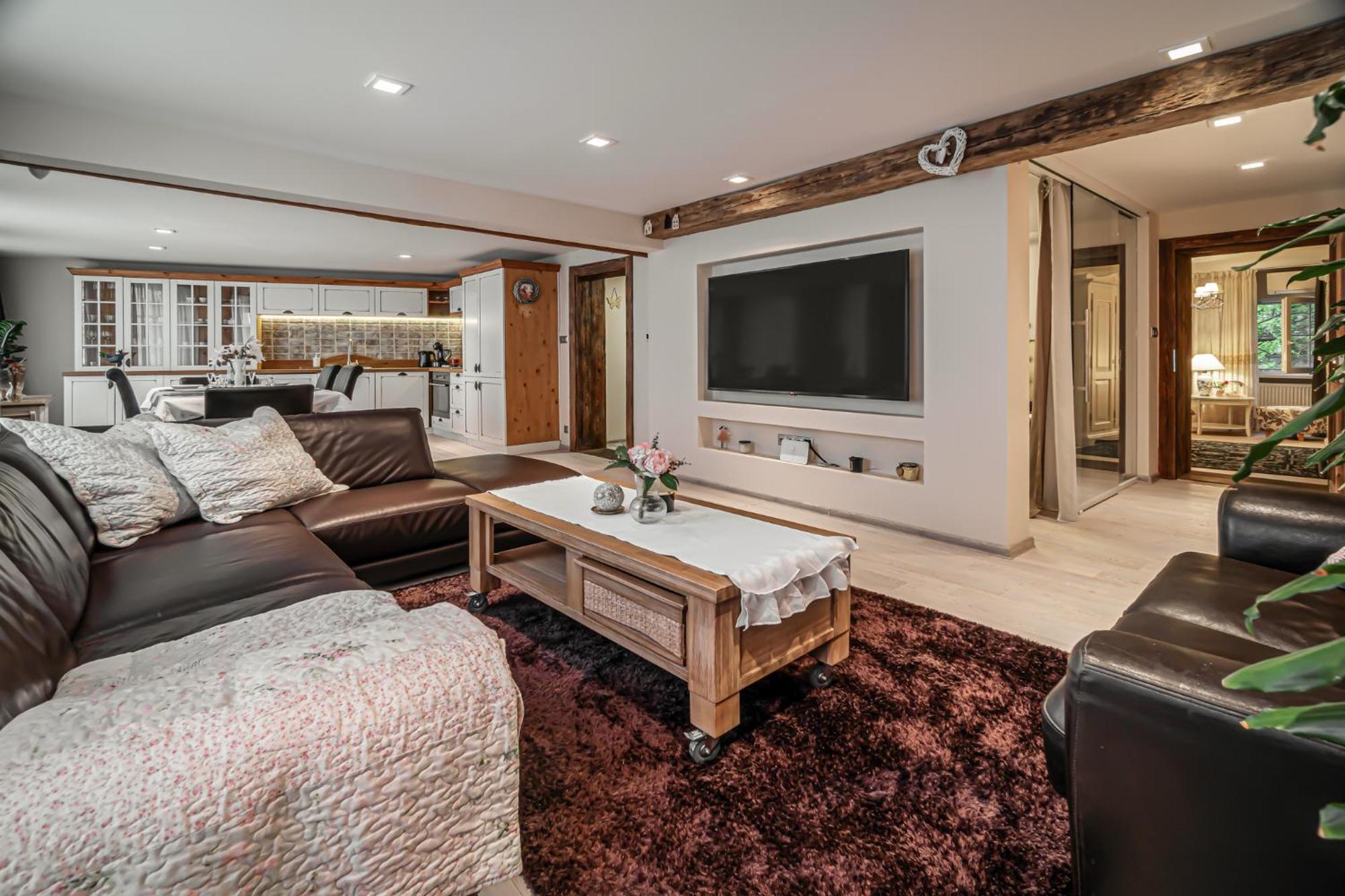 Luxurious And Royal Apartment In The Old Town Bratislava Exterior foto
